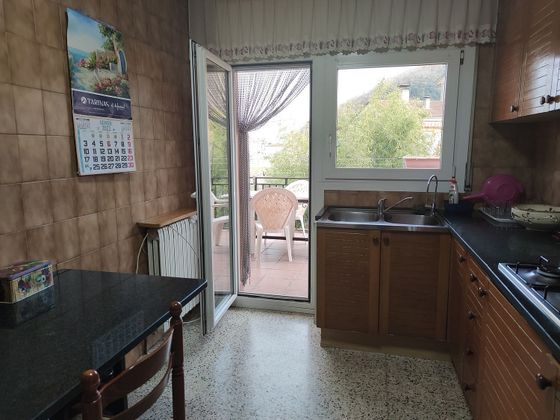 Foto 2 de Chalet en venta en Sant Joan les Fonts de 3 habitaciones con terraza y piscina