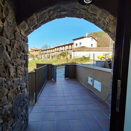 Foto 2 de Venta de casa adosada en Vallfogona de Ripollès de 4 habitaciones con terraza y garaje