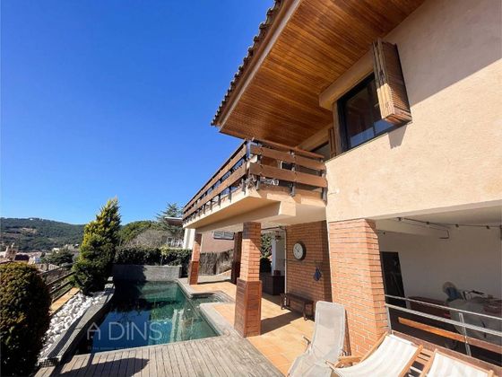 Foto 1 de Casa en lloguer a calle Josep Carner de 5 habitacions amb terrassa i piscina