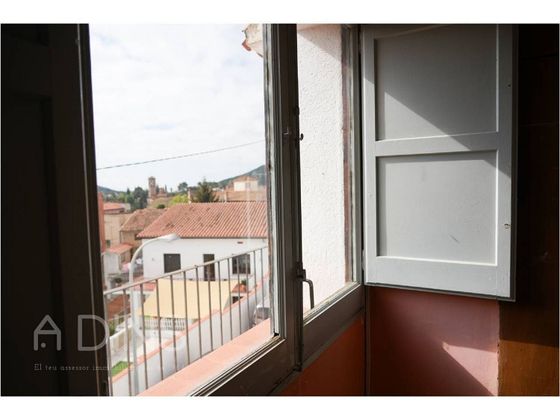 Foto 2 de Piso en venta en travesía Pont de Terme de 4 habitaciones con balcón