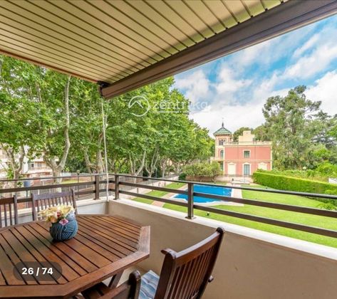 Foto 1 de Pis en venda a calle De Ventura Gassol de 4 habitacions amb terrassa i piscina