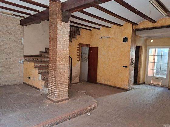 Foto 2 de Venta de casa en calle Sant Bernat de 3 habitaciones con terraza