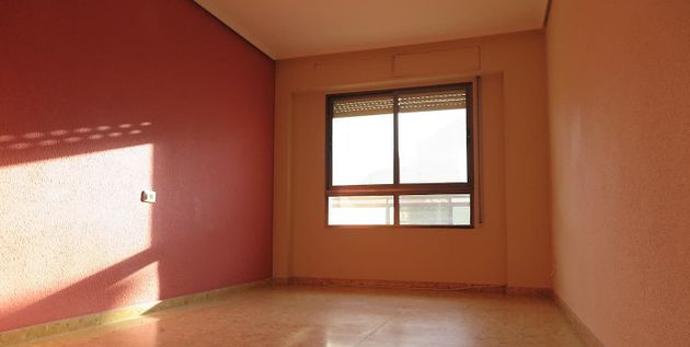 Foto 1 de Pis en venda a Santa Bárbara de 3 habitacions amb balcó i ascensor