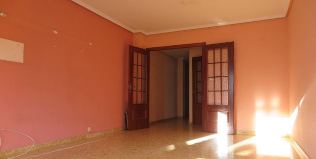 Foto 2 de Pis en venda a Santa Bárbara de 3 habitacions amb balcó i ascensor