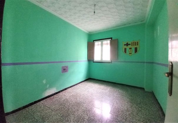 Foto 1 de Venta de piso en calle De Tetuan de 3 habitaciones y 115 m²