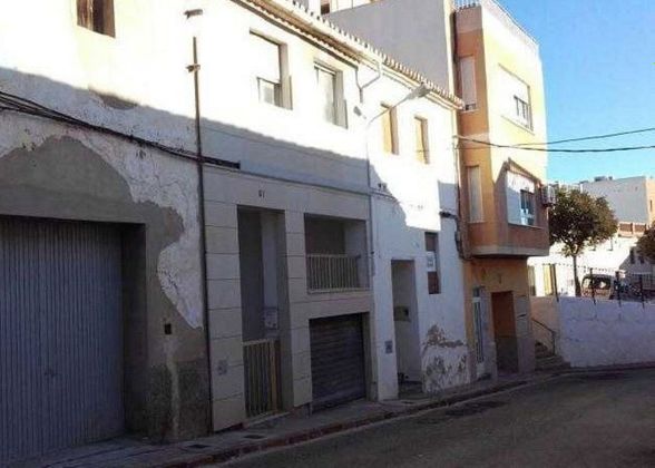 Foto 1 de Venta de casa en calle Calvari de 2 habitaciones con terraza y piscina