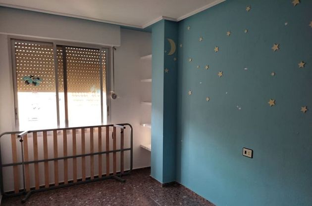 Foto 2 de Piso en venta en Vall d´Uixó (la) de 4 habitaciones con terraza