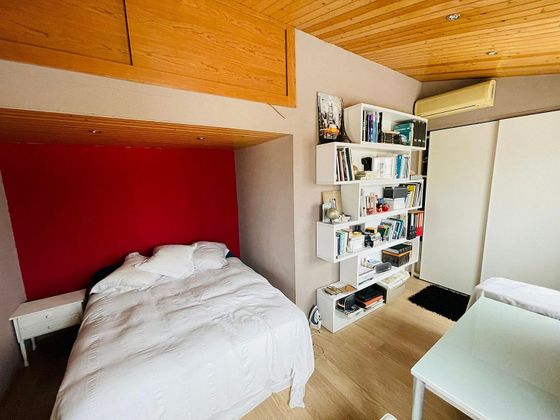 Foto 2 de Casa en venta en calle Joan Maragall de 5 habitaciones con terraza y aire acondicionado