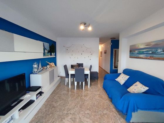 Foto 1 de Pis en lloguer a Oliva Playa de 3 habitacions amb terrassa i mobles