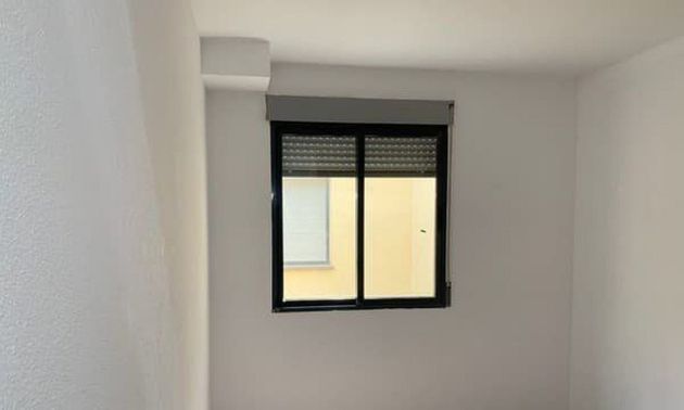 Foto 1 de Piso en venta en Alginet de 3 habitaciones con terraza y garaje