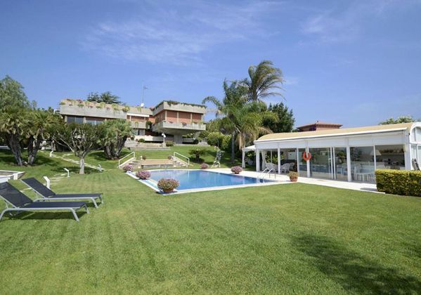 Foto 2 de Xalet en venda a Arenys de Mar de 9 habitacions amb terrassa i piscina
