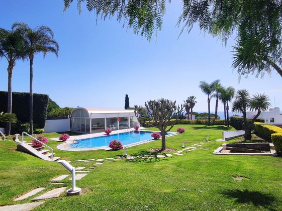 Foto 1 de Venta de chalet en Arenys de Mar de 9 habitaciones con terraza y piscina