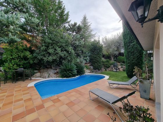 Foto 1 de Venta de chalet en Corbera de Llobregat de 5 habitaciones con terraza y piscina