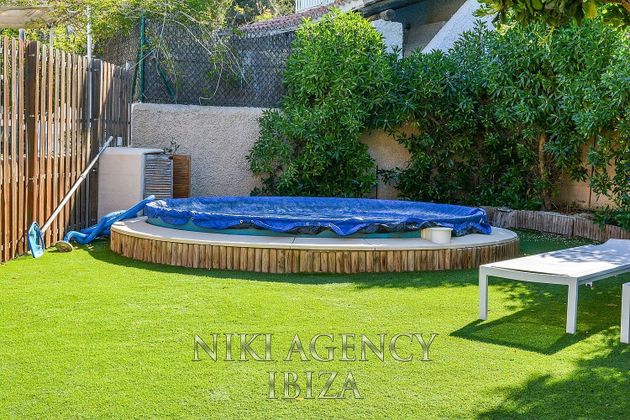 Foto 2 de Casa adossada en venda a Cala Vedella - Cala Tarida - Cala Conta de 2 habitacions amb terrassa i piscina