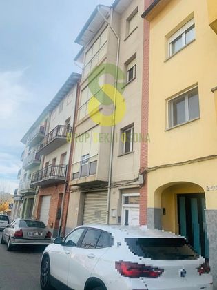 Foto 1 de Pis en venda a Manlleu de 9 habitacions amb terrassa i garatge