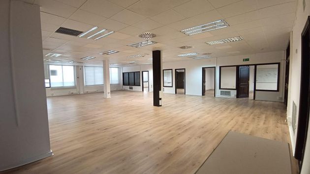 Foto 1 de Alquiler de oficina en La Indioteria de 396 m²