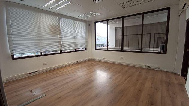Foto 2 de Alquiler de oficina en La Indioteria de 396 m²