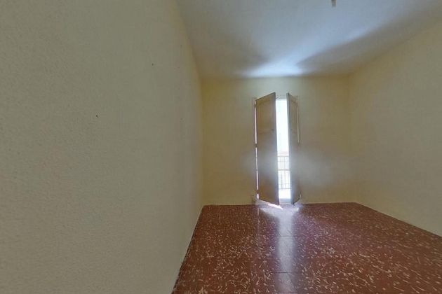 Foto 2 de Venta de piso en Benicalap de 3 habitaciones y 74 m²
