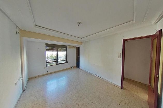 Foto 1 de Venta de piso en Benicalap de 3 habitaciones con aire acondicionado y ascensor