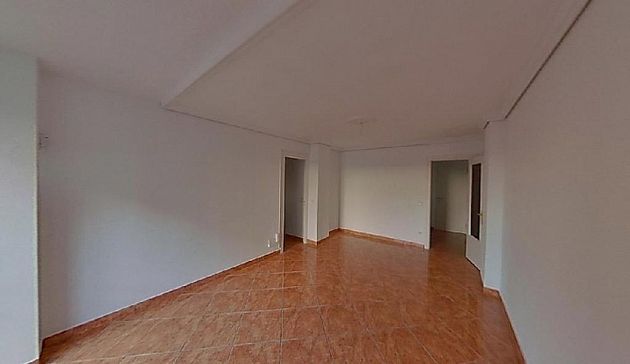Foto 1 de Venta de piso en Poligono Norte - Villegas - La Fontanilla de 3 habitaciones con ascensor