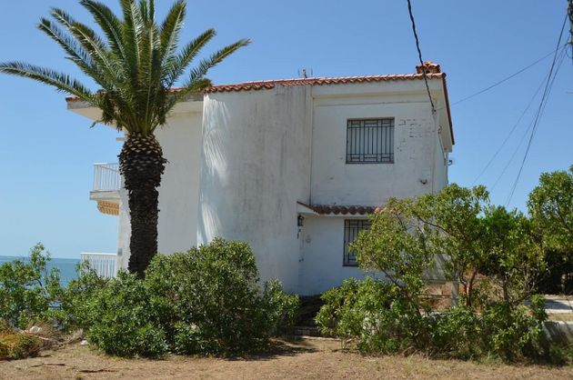 Foto 2 de Venta de chalet en Montsià de Mar de 5 habitaciones con terraza y piscina