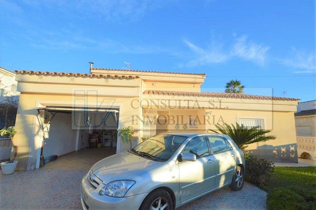 Foto 2 de Chalet en venta en calle Cala Puntal F de 3 habitaciones con terraza y piscina