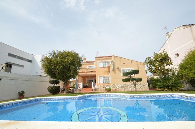 Foto 1 de Chalet en venta en Costa Norte de 4 habitaciones con terraza y piscina