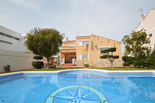 Foto 2 de Chalet en venta en Costa Norte de 4 habitaciones con terraza y piscina