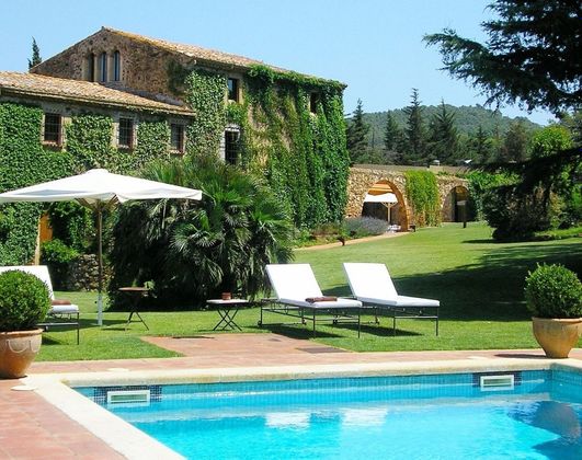Foto 1 de Casa rural en venda a Pals de 36 habitacions amb terrassa i piscina