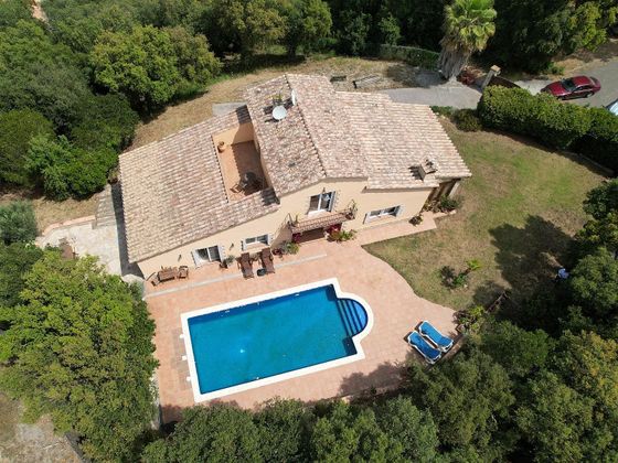 Foto 1 de Chalet en venta en urbanización De Vall Repos de 4 habitaciones con terraza y piscina