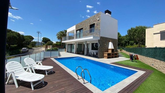 Foto 1 de Chalet en venta en Sant Pol - Volta de l'Ametller de 4 habitaciones con terraza y piscina