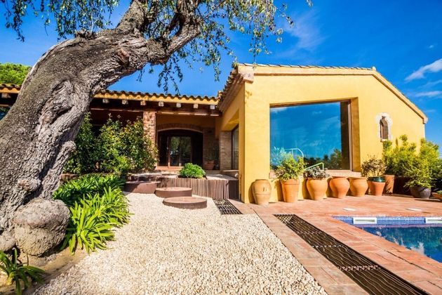 Foto 2 de Casa rural en venda a Mont-Ras de 4 habitacions amb terrassa i piscina