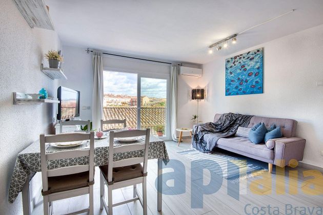 Foto 2 de Piso en venta en calle De Mossèn Jacint Verdaguer de 2 habitaciones con balcón y aire acondicionado