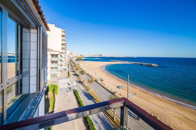 Foto 1 de Àtic en venda a paseo De Josep Mundet de 4 habitacions amb terrassa i garatge
