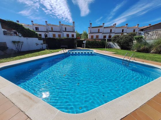 Foto 1 de Casa en venda a calle Balears de 4 habitacions amb terrassa i piscina
