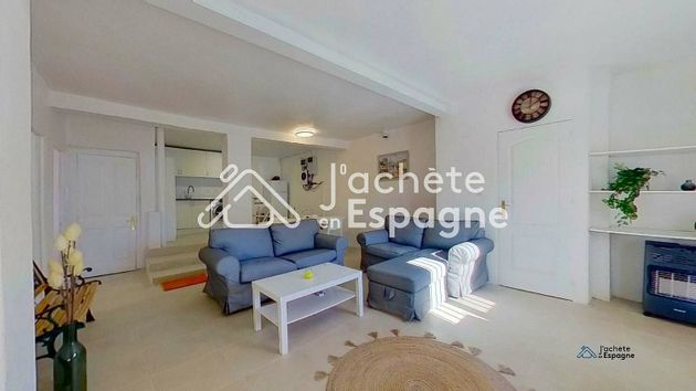 Foto 2 de Chalet en venta en Macastre de 4 habitaciones con terraza y piscina