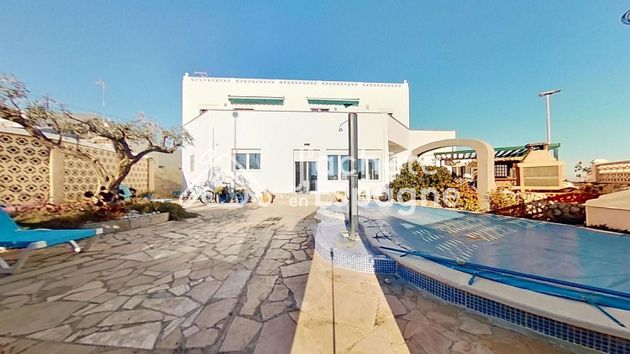 Foto 2 de Venta de chalet en Boverals - Saldonar de 6 habitaciones con terraza y piscina