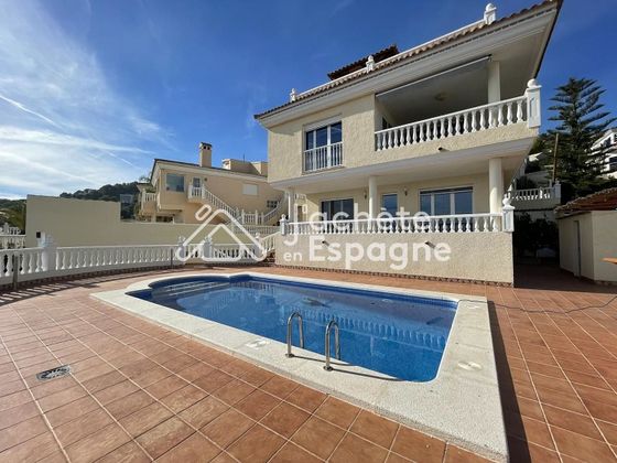 Foto 1 de Casa en venta en El Balcó - Jaume I de 6 habitaciones con terraza y piscina