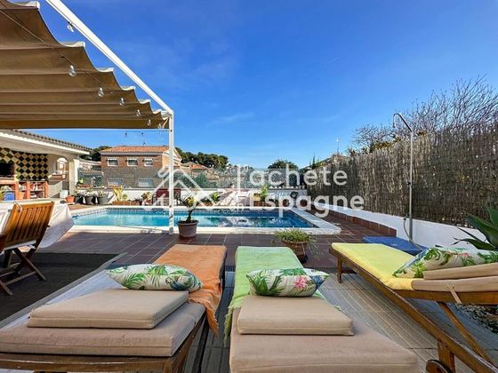 Foto 2 de Venta de chalet en Segur de Calafell de 4 habitaciones con terraza y piscina