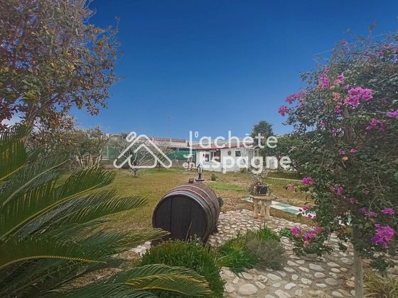 Foto 1 de Xalet en venda a Zona Poble de 3 habitacions amb terrassa i piscina