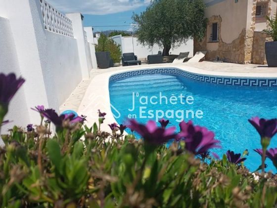 Foto 2 de Chalet en venta en Les Tres Cales de 4 habitaciones con terraza y piscina