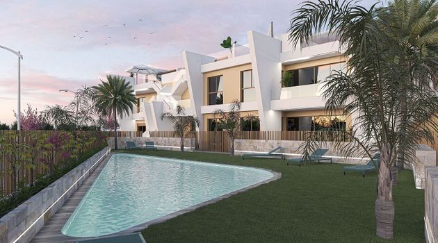 Foto 1 de Ático en venta en Los Peñascos-El Salero-Los Imbernones de 3 habitaciones con terraza y piscina