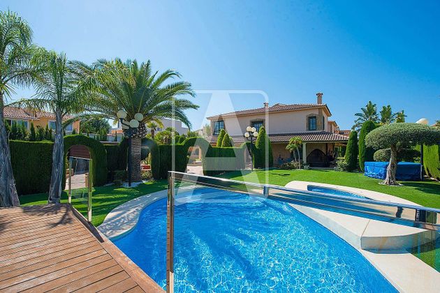 Foto 1 de Venta de casa en Zona Levante - Playa Fossa de 8 habitaciones con terraza y piscina