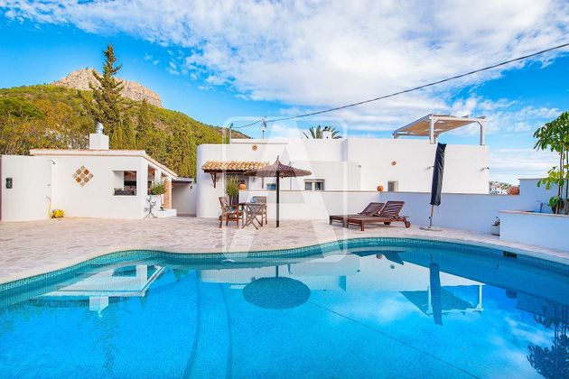 Foto 2 de Casa en venta en Zona Puerto Blanco - Maryvilla de 4 habitaciones con terraza y piscina