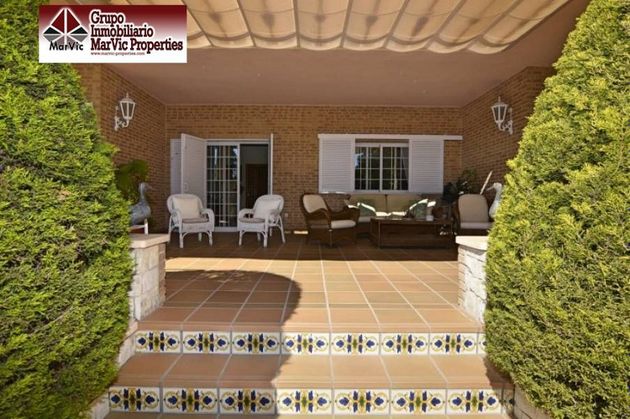 Foto 2 de Xalet en venda a calle Tiziano de 5 habitacions amb terrassa i piscina