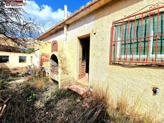 Foto 1 de Casa rural en venta en Yecla de 3 habitaciones con terraza y piscina