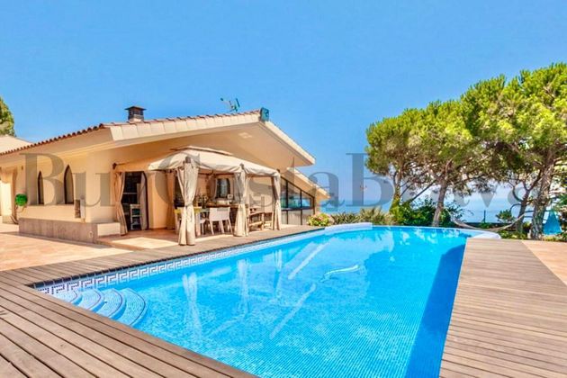 Foto 1 de Xalet en venda a Port Salvi - Puntabrava de 4 habitacions amb terrassa i piscina