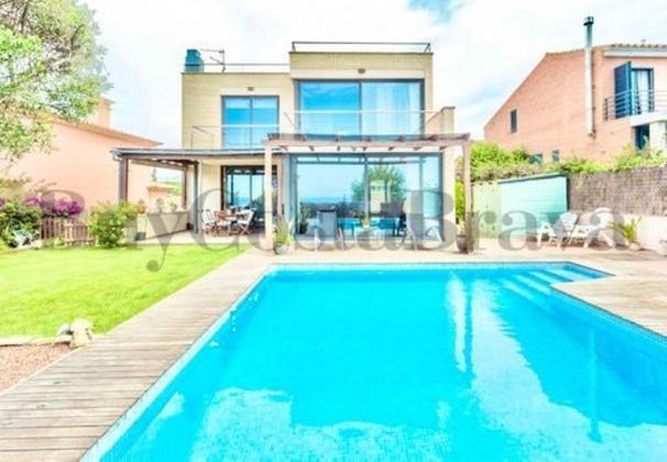 Foto 1 de Xalet en lloguer a La Fosca-Cala Margarida de 5 habitacions amb terrassa i piscina