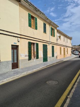 Foto 1 de Casa adosada en venta en calle Verge Sant Salvador de 5 habitaciones con terraza y jardín