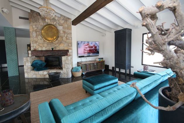 Foto 2 de Casa en venta en Nucia (la) de 3 habitaciones con piscina y aire acondicionado